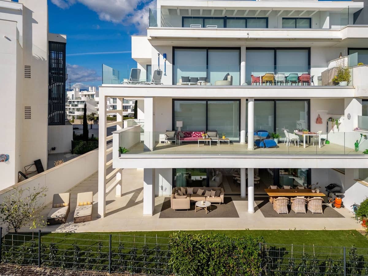 Apartamento de 3 habitaciones en Fuengirola en venta con piscina garaje - 849.000 € (Ref: 9782053)