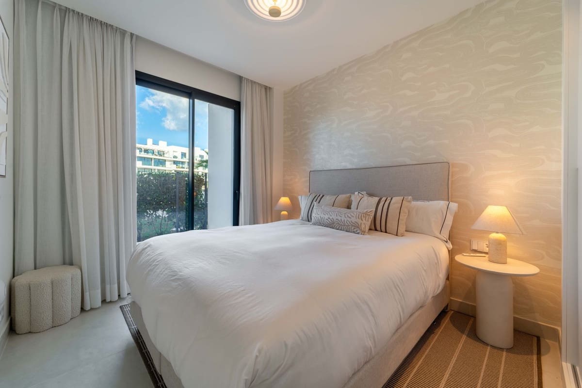 Apartamento de 3 habitaciones en Fuengirola en venta con piscina garaje - 849.000 € (Ref: 9782053)