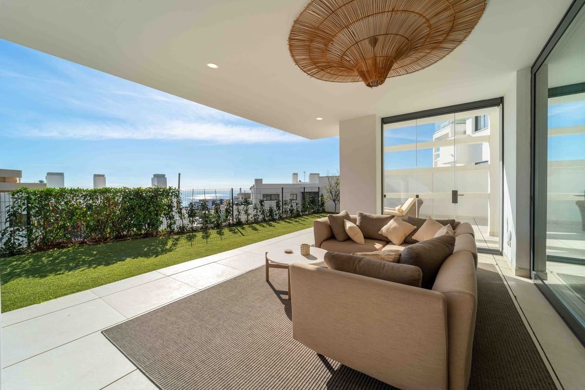 Apartamento de 3 habitaciones en Fuengirola en venta con piscina garaje - 849.000 € (Ref: 9782053)