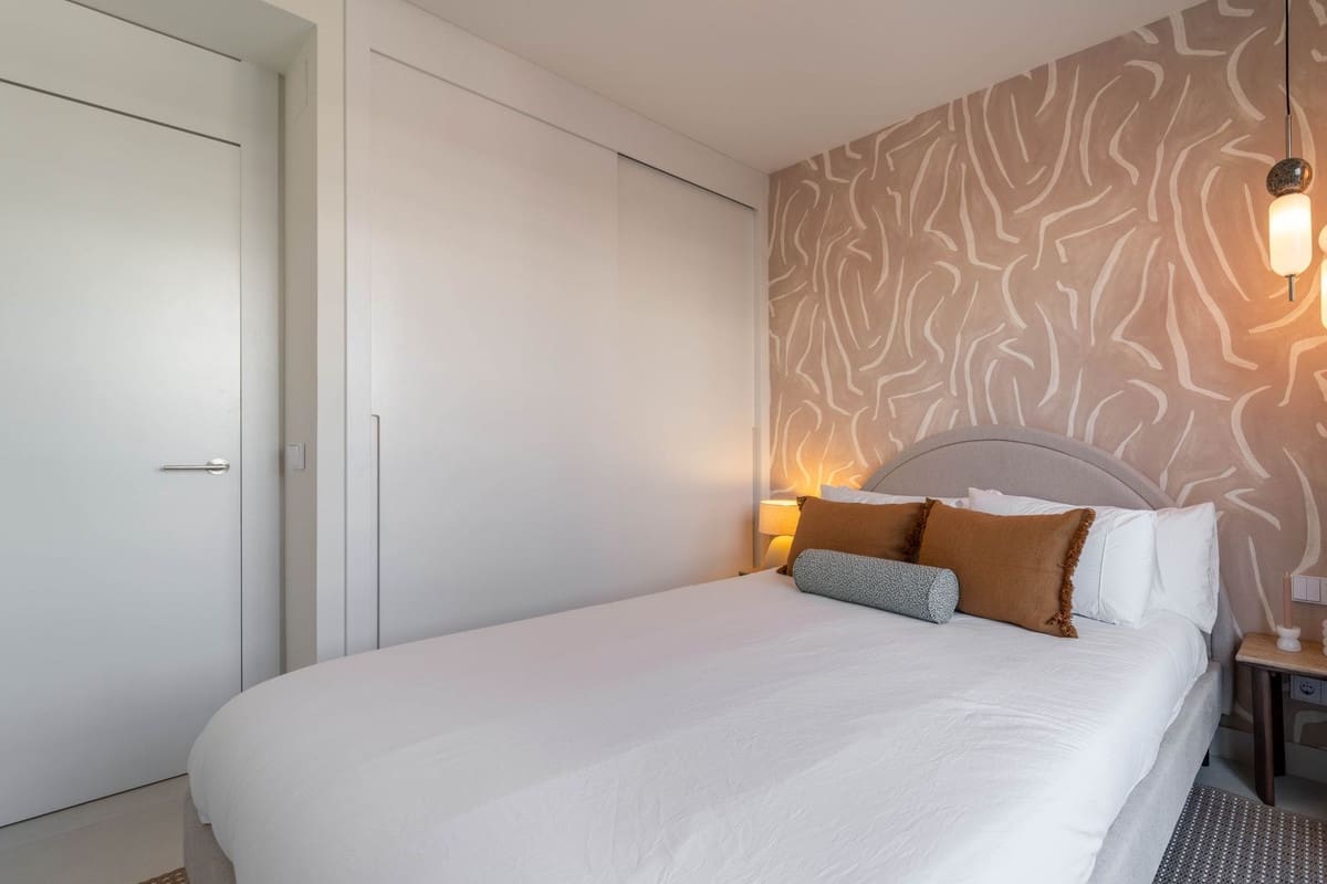 Apartamento de 3 habitaciones en Fuengirola en venta con piscina garaje - 849.000 € (Ref: 9782053)