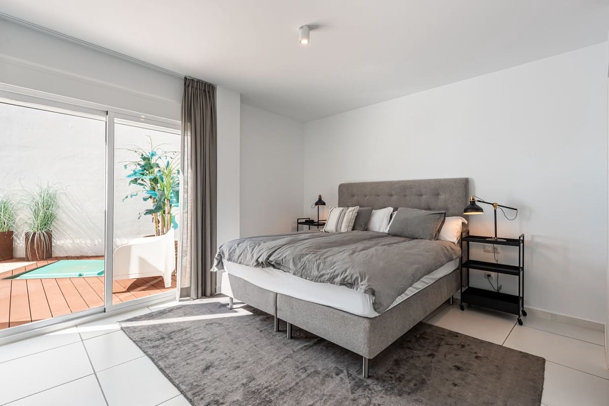 4 sypialnia Willa na sprzedaż w Benalmadena Costa z basenem garażem - 1 149 000 € (Ref: 9782152)