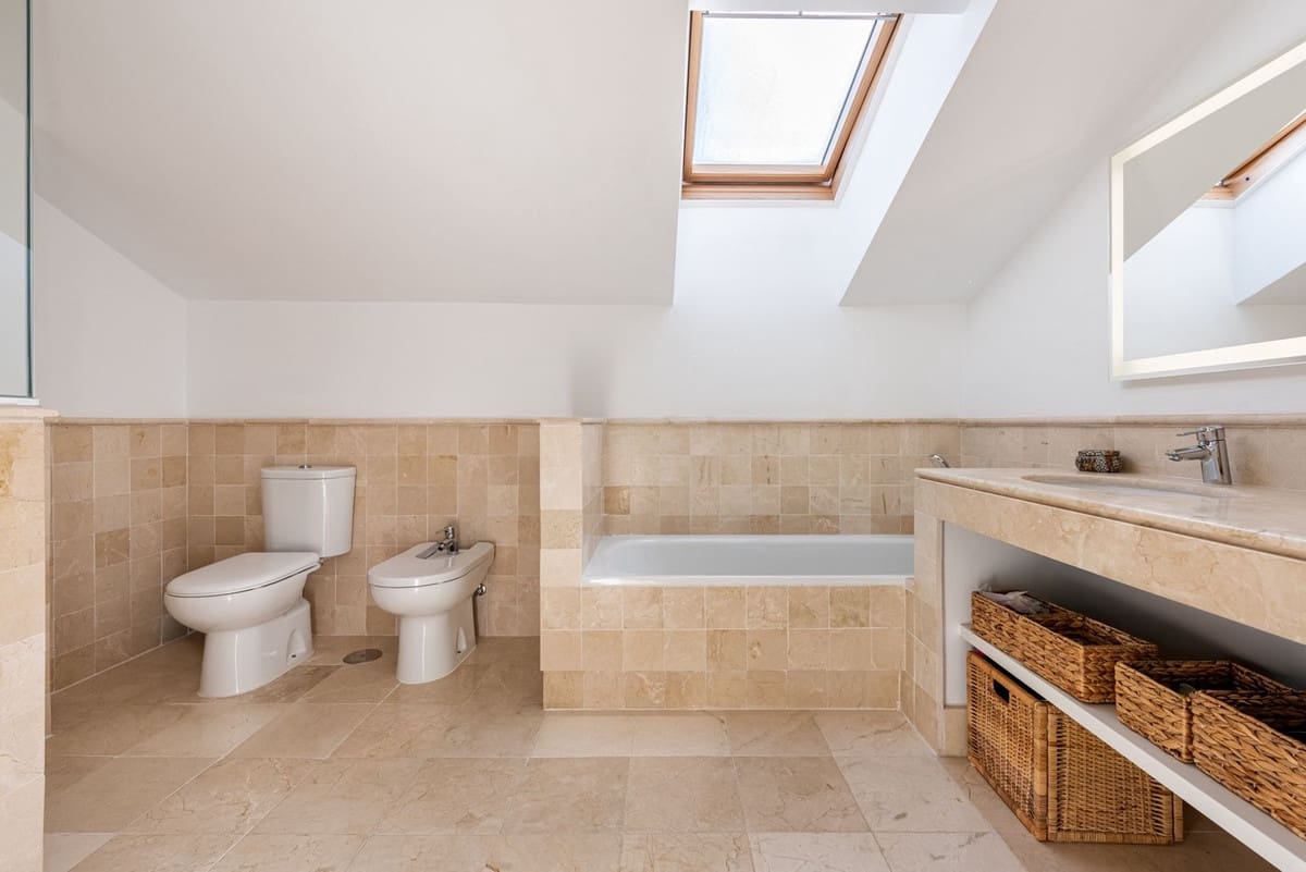 4 sypialnia Willa na sprzedaż w Benalmadena Costa z basenem garażem - 1 149 000 € (Ref: 9782152)