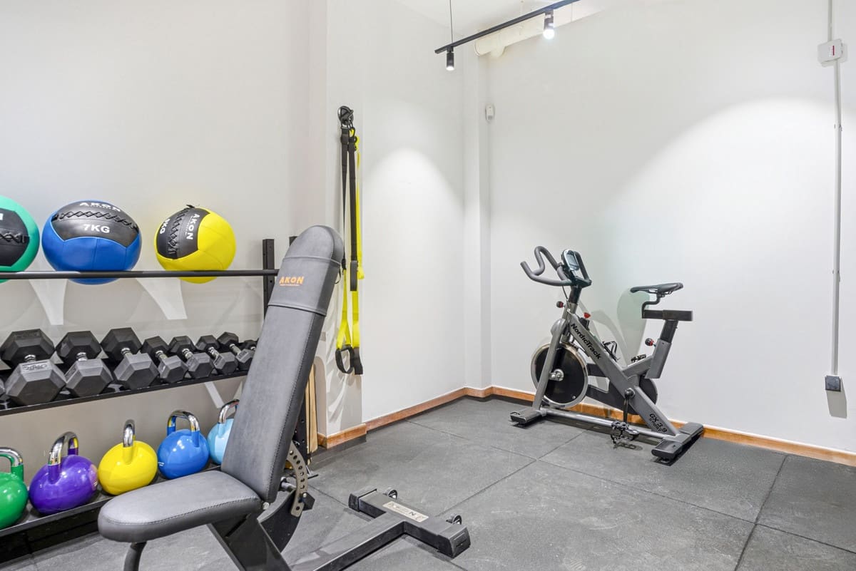 3 soveværelse Byhus til salg i Estepona med swimmingpool garage - € 549.000 (Ref: 9782203)