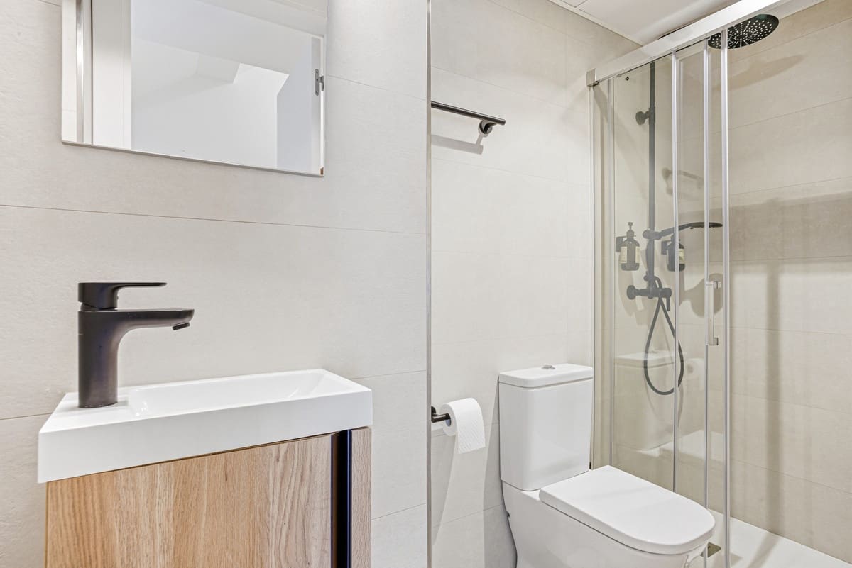 3 soveværelse Byhus til salg i Estepona med swimmingpool garage - € 549.000 (Ref: 9782203)