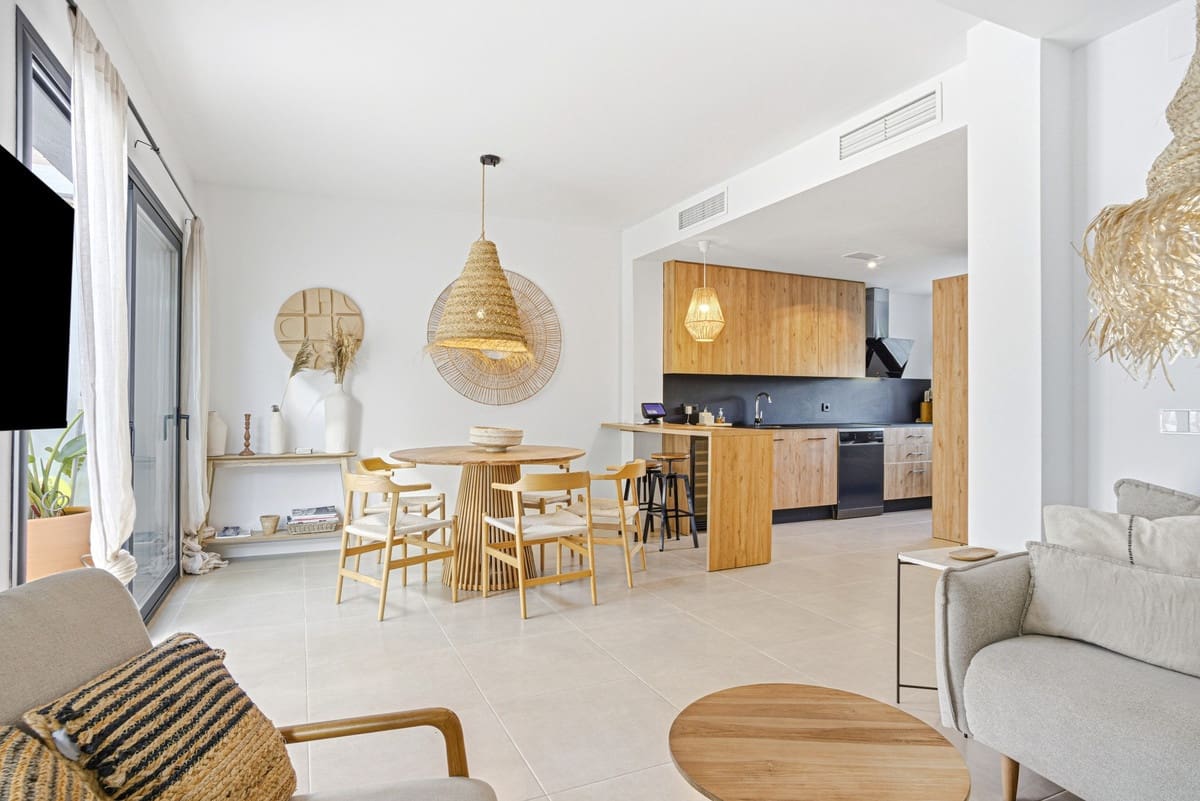 3 soveværelse Byhus til salg i Estepona med swimmingpool garage - € 549.000 (Ref: 9782203)