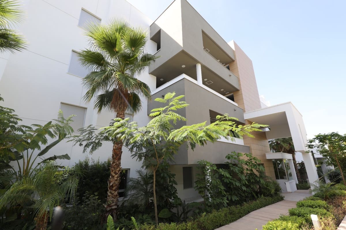 3 soverom Penthouse til salgs i Nueva Andalucia med svømmebasseng garasje - € 1 180 000 (Ref: 9782205)