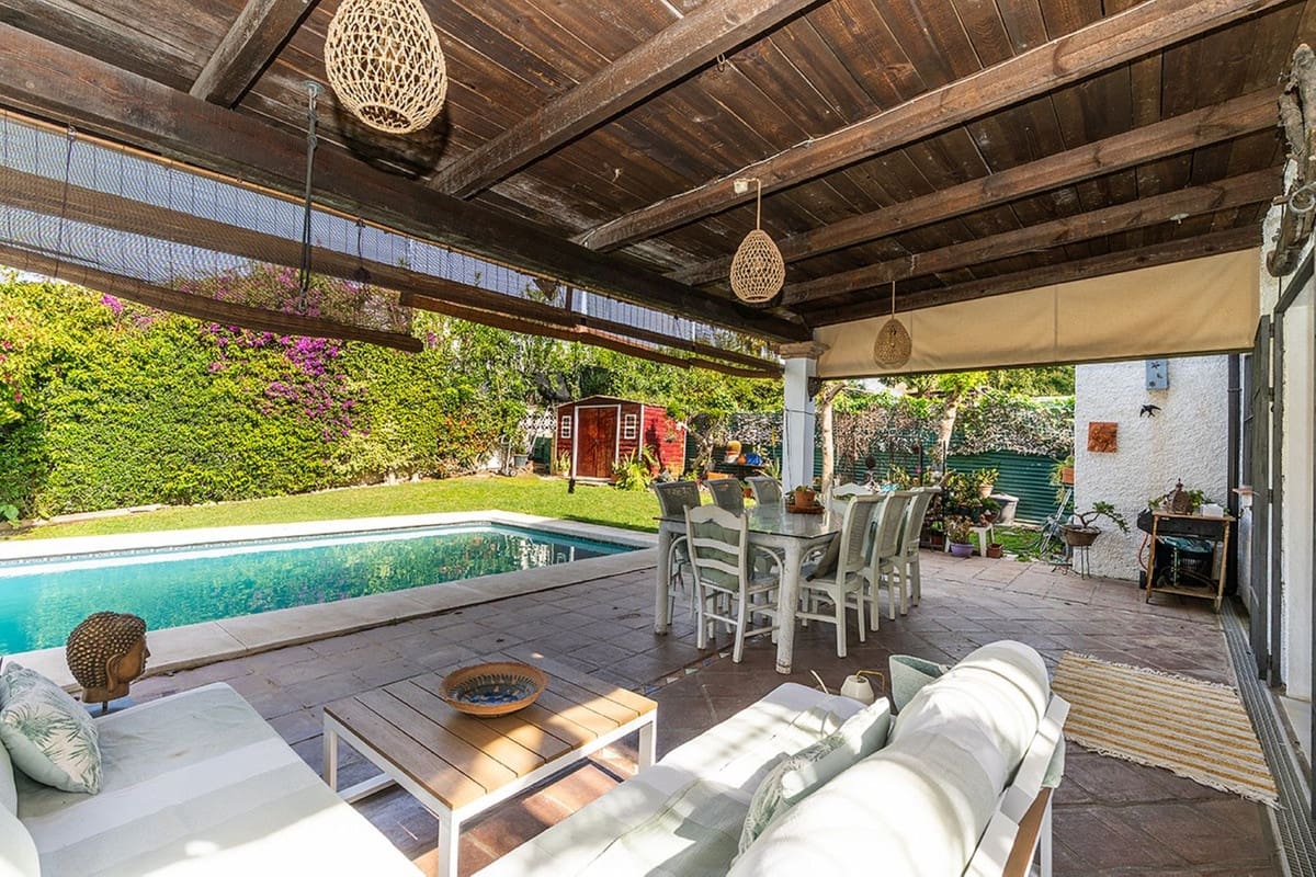 Chalet de 6 habitaciones en Río Real en venta con piscina garaje - 1.285.000 € (Ref: 9782206)