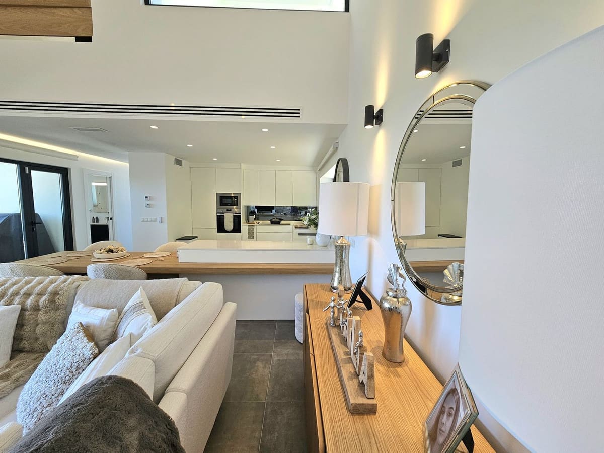 3 soveværelse Villa til salg i Mijas med swimmingpool garage - € 1.395.000 (Ref: 9782207)