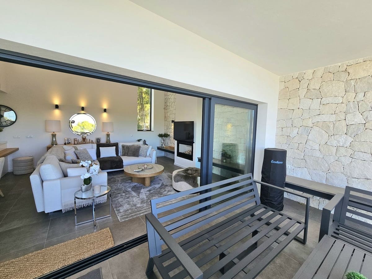 3 soveværelse Villa til salg i Mijas med swimmingpool garage - € 1.395.000 (Ref: 9782207)