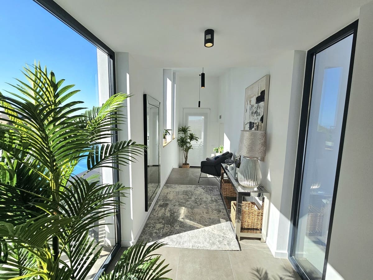 3 soveværelse Villa til salg i Mijas med swimmingpool garage - € 1.395.000 (Ref: 9782207)