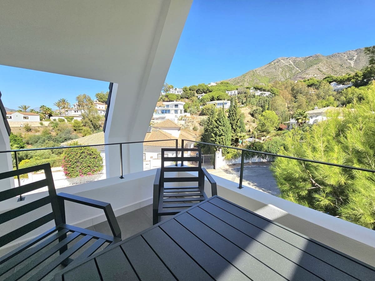 3 soveværelse Villa til salg i Mijas med swimmingpool garage - € 1.395.000 (Ref: 9782207)