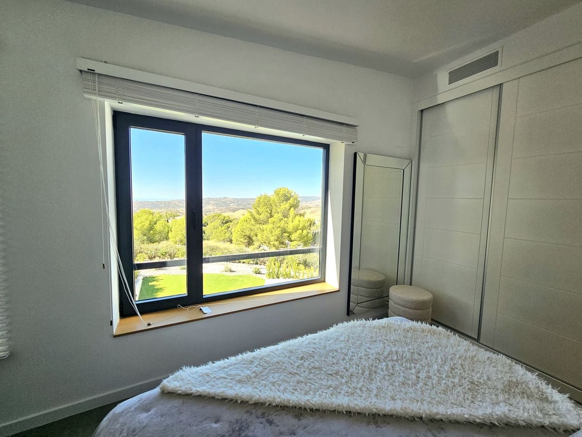 3 soveværelse Villa til salg i Mijas med swimmingpool garage - € 1.395.000 (Ref: 9782207)