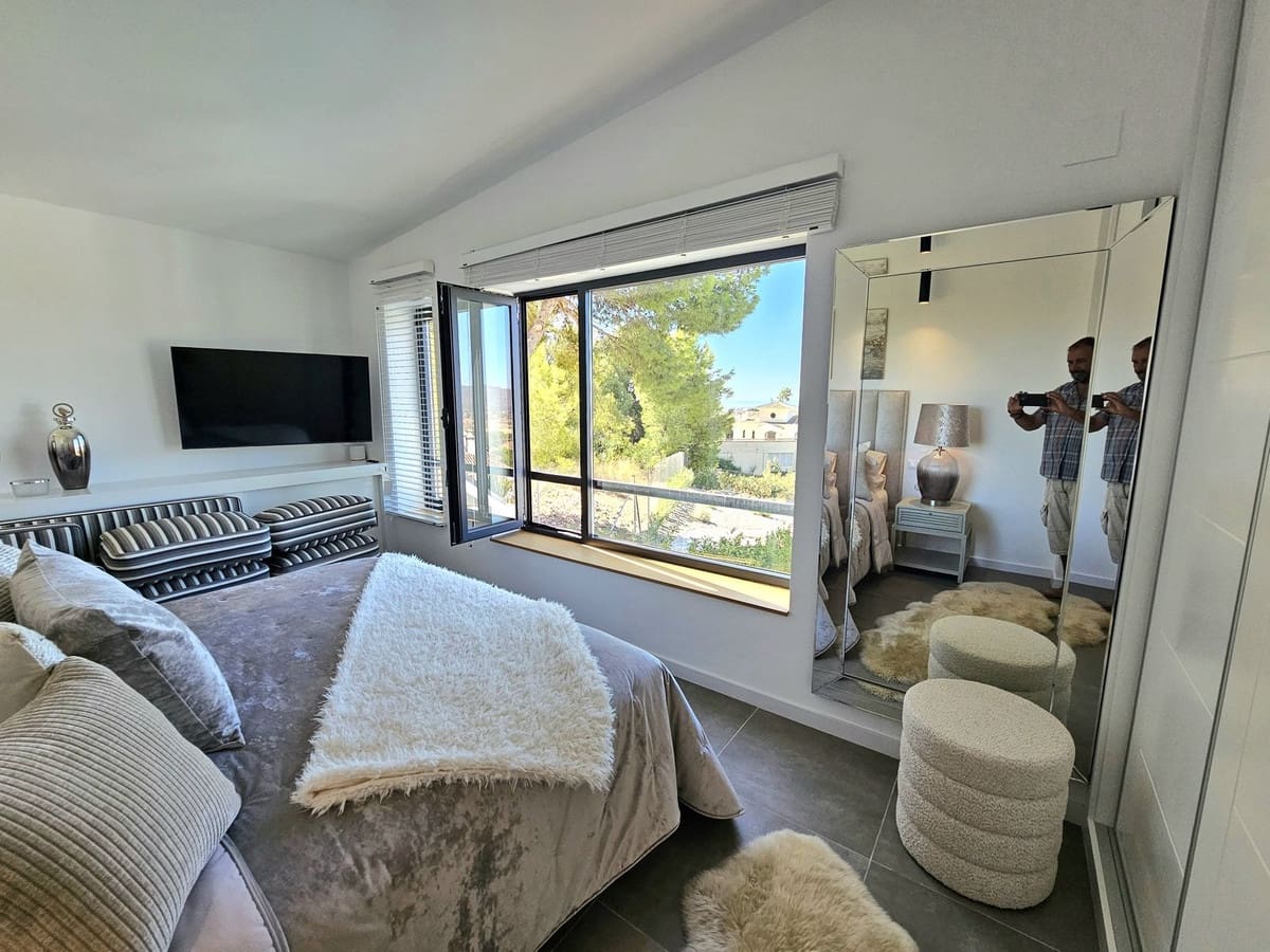 3 soveværelse Villa til salg i Mijas med swimmingpool garage - € 1.395.000 (Ref: 9782207)