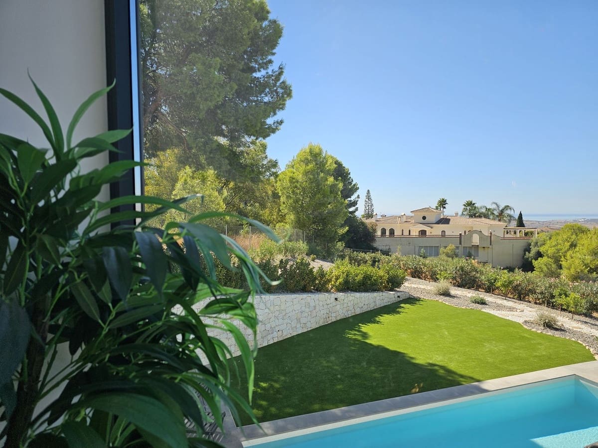 3 soveværelse Villa til salg i Mijas med swimmingpool garage - € 1.395.000 (Ref: 9782207)