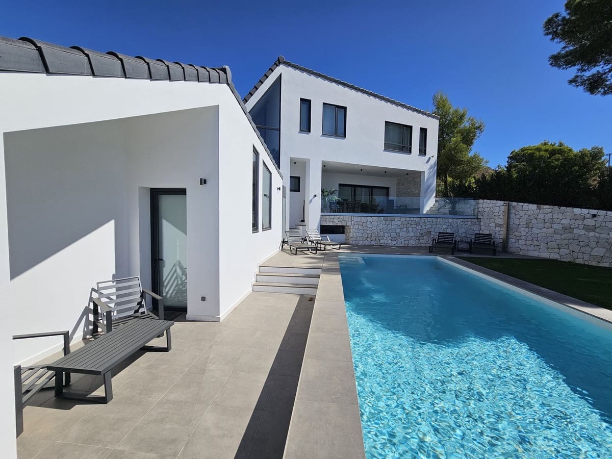3 soveværelse Villa til salg i Mijas med swimmingpool garage - € 1.395.000 (Ref: 9782207)