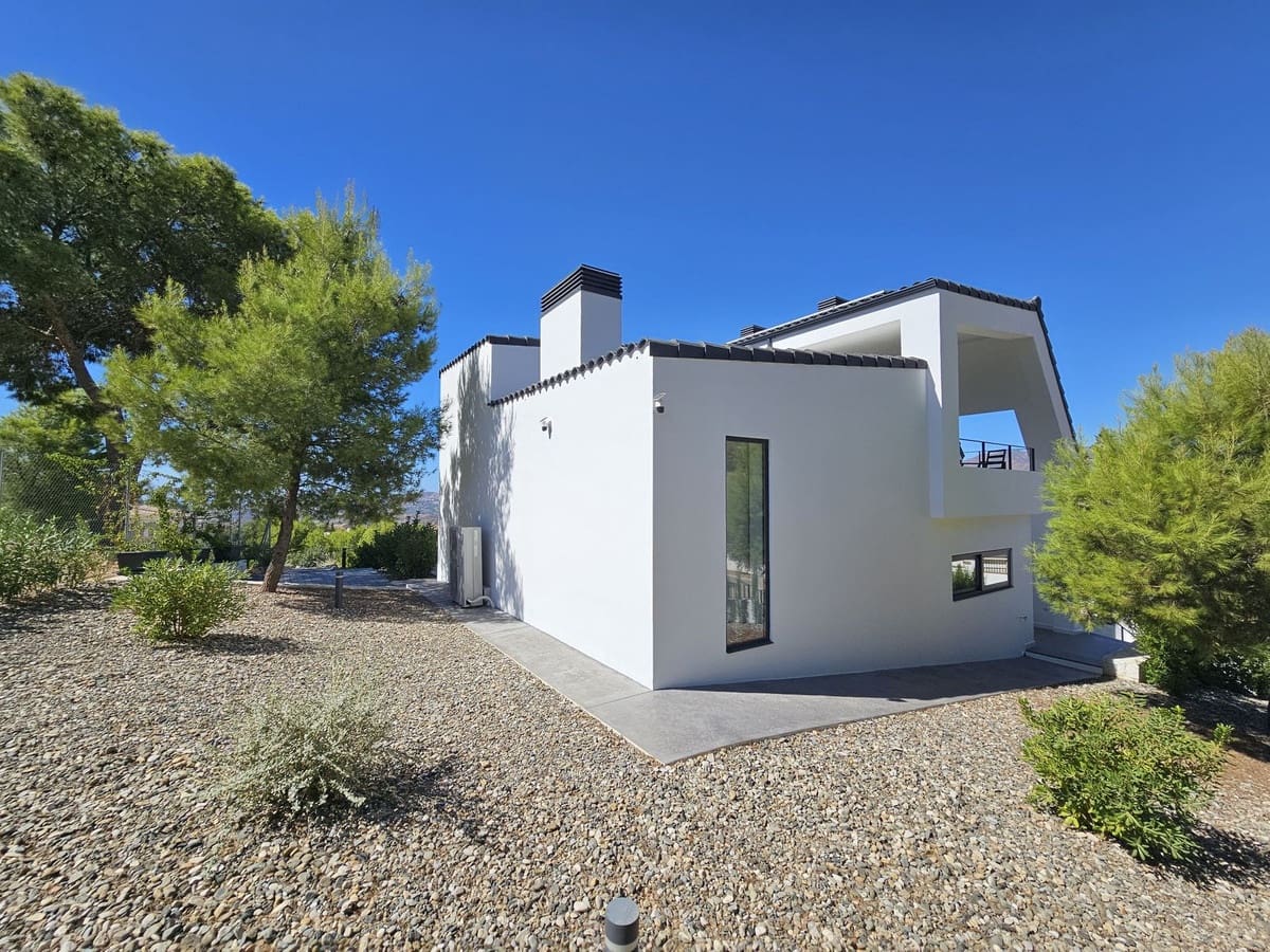 3 soveværelse Villa til salg i Mijas med swimmingpool garage - € 1.395.000 (Ref: 9782207)