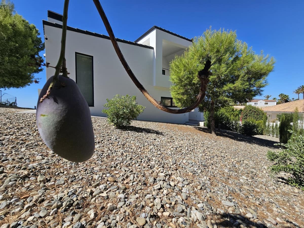 3 soveværelse Villa til salg i Mijas med swimmingpool garage - € 1.395.000 (Ref: 9782207)