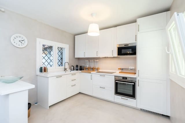 5 Zimmer Villa zu verkaufen in San Pedro de Alcantara, Marbella mit Pool Garage - 1.950.000 € (Ref: 9782210)