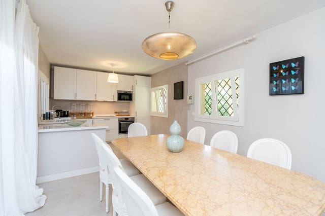 5 Zimmer Villa zu verkaufen in San Pedro de Alcantara, Marbella mit Pool Garage - 1.950.000 € (Ref: 9782210)