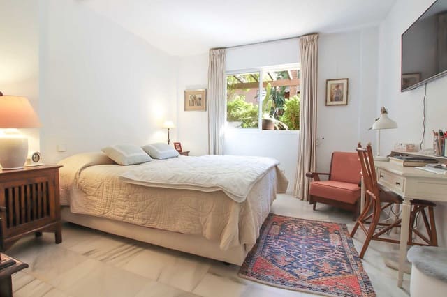 2 quarto Apartamento para venda em Golden Mile, Marbella com piscina garagem - 580 000 € (Ref: 9782213)