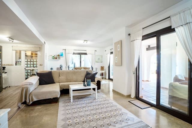 2 slaapkamer Penthouse te koop in Río Real, Marbella met zwembad garage - € 525.000 (Ref: 9782216)