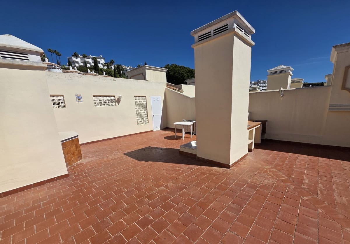 2 quarto Penthouse para venda em Calahonda com piscina garagem - 349 000 € (Ref: 9782218)