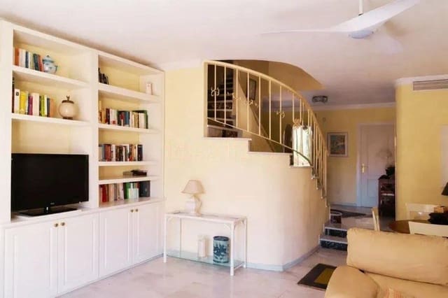 5 soverom Hus til salgs i Cabopino, Marbella med svømmebasseng garasje - € 943 000 (Ref: 9784341)