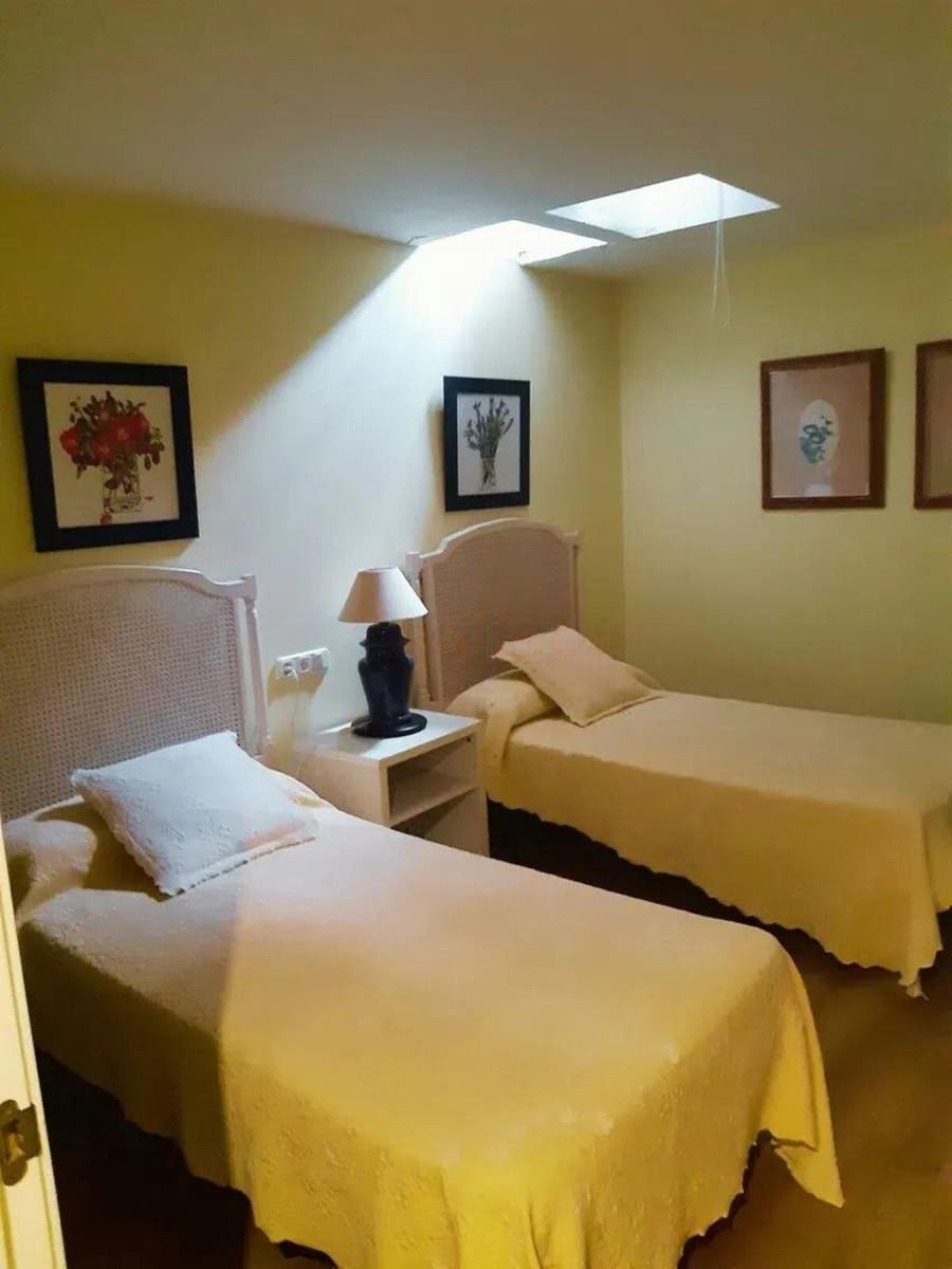 5 bedroom Townhouse for sale in Cabopino with pool garage - € 943,000 (Ref: 9784341)