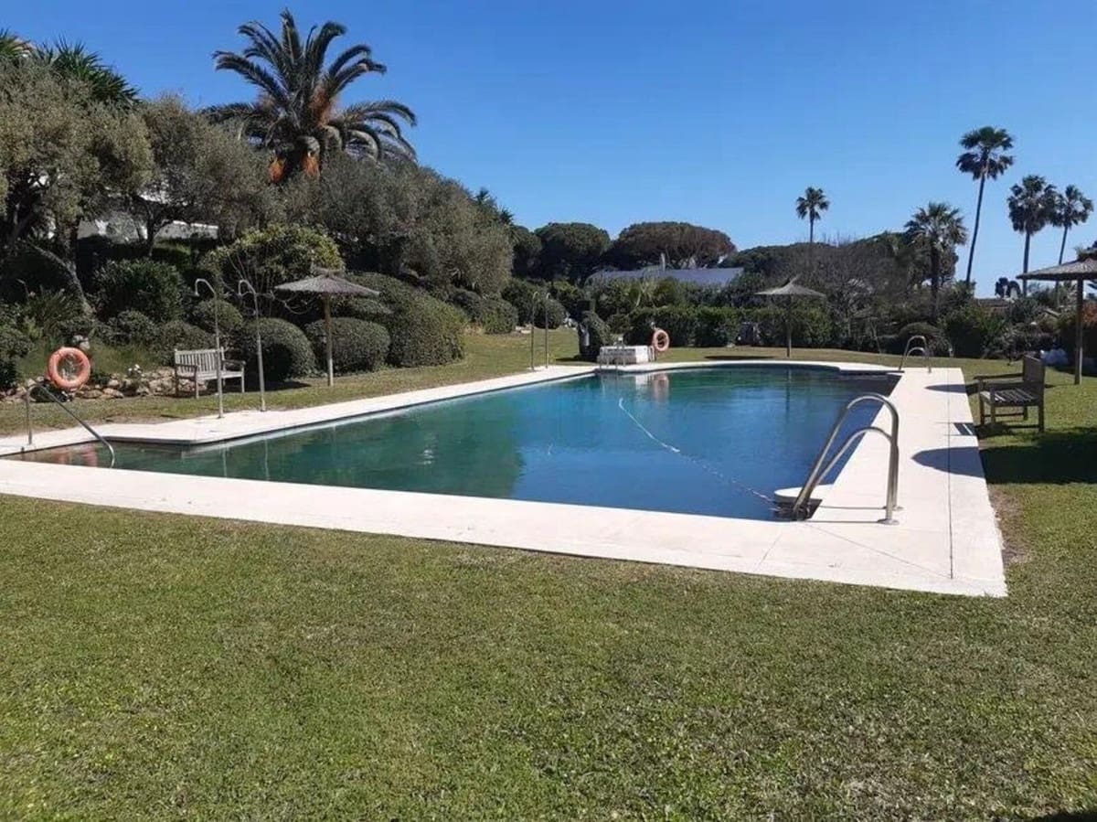 5 bedroom Townhouse for sale in Cabopino with pool garage - € 943,000 (Ref: 9784341)