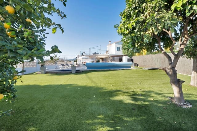 4 sovrum Villa till salu i San Pedro de Alcantara, Marbella med pool garage - 1 400 000 € (Ref: 9784364)