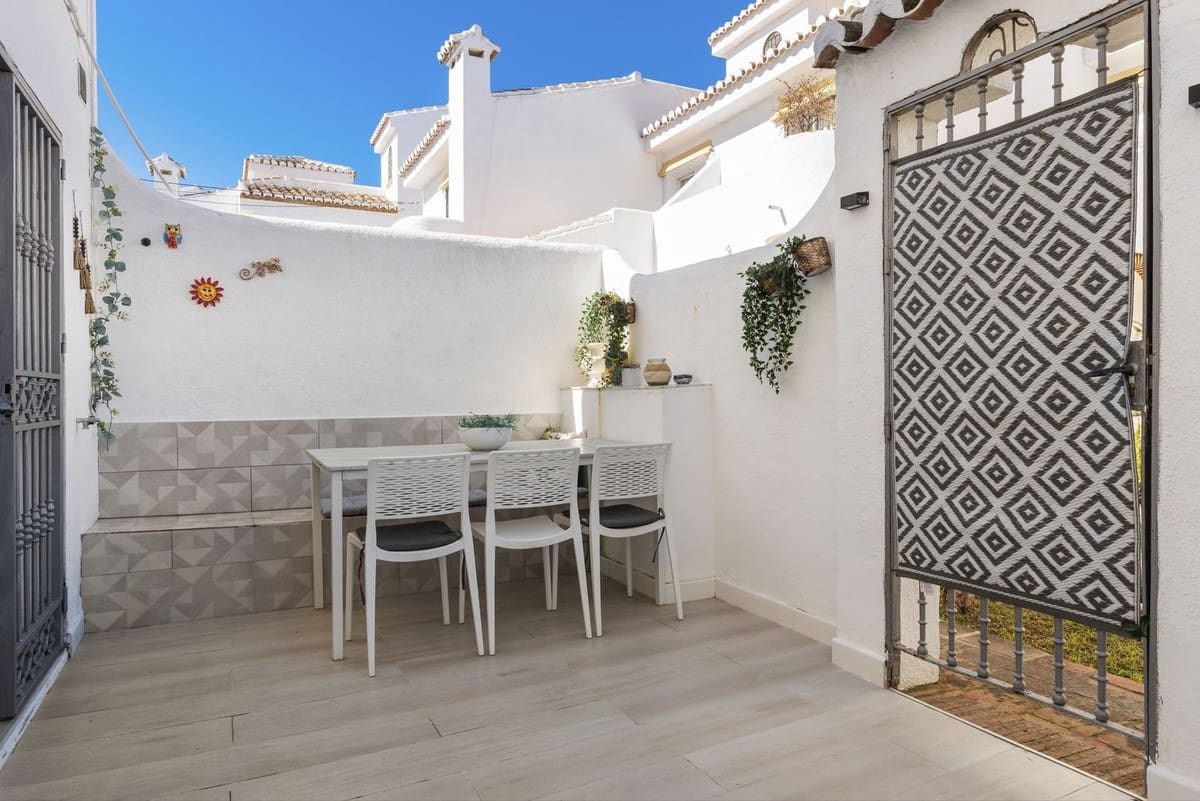 3 sypialnia Dom na sprzedaż w La Cala de Mijas z basenem - 875 000 € (Ref: 9793539)