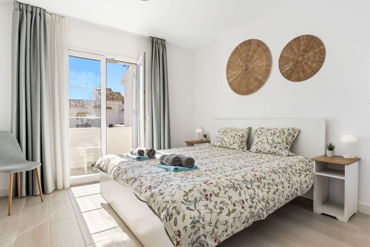 3 sypialnia Dom na sprzedaż w La Cala de Mijas z basenem - 875 000 € (Ref: 9793539)