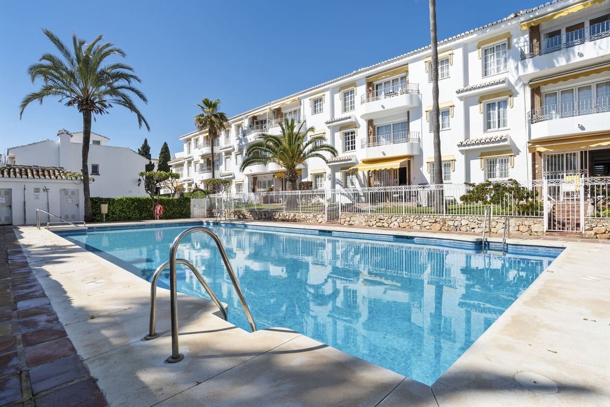 3 sypialnia Dom na sprzedaż w La Cala de Mijas z basenem - 875 000 € (Ref: 9793539)