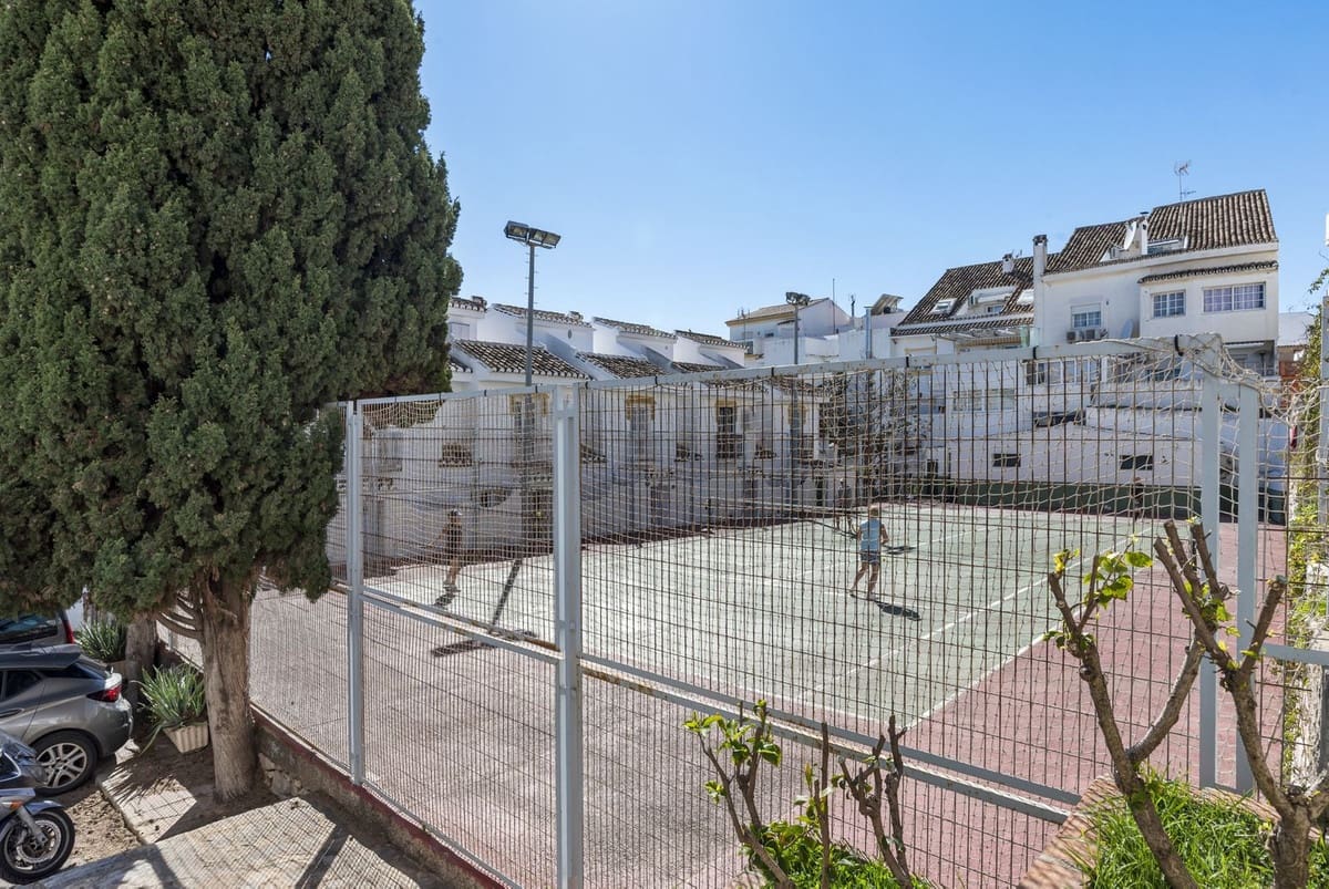 3 sypialnia Dom na sprzedaż w La Cala de Mijas z basenem - 875 000 € (Ref: 9793539)
