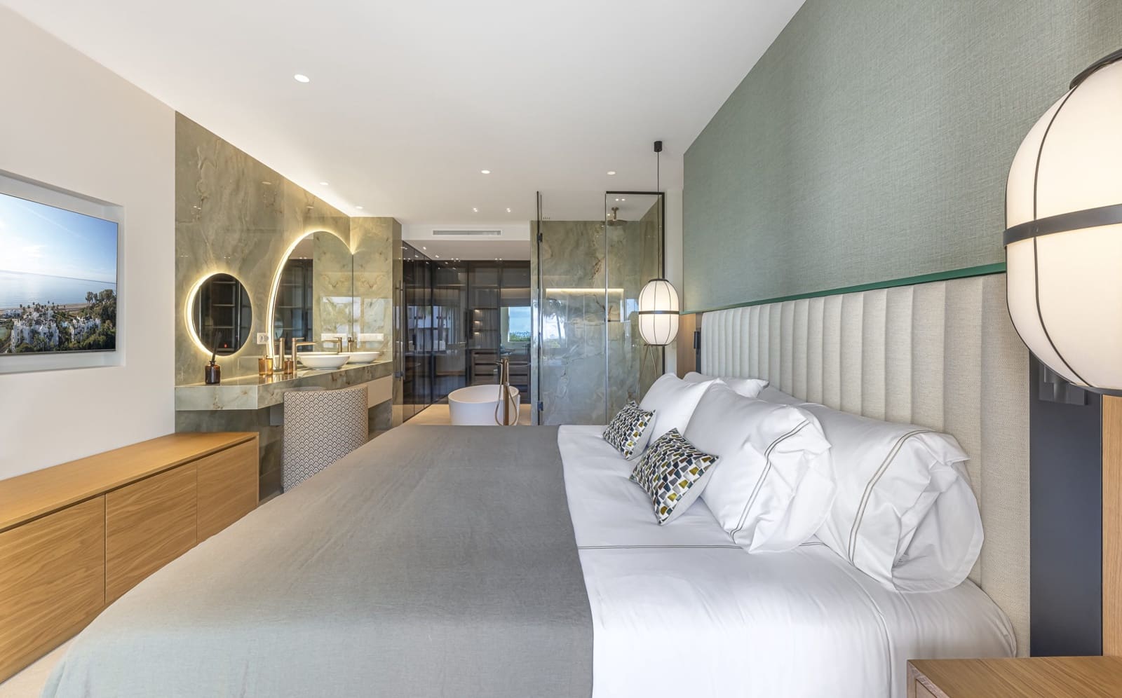 3 slaapkamer Appartement te koop in New Golden Mile met zwembad garage - € 1.895.000 (Ref: 9793548)