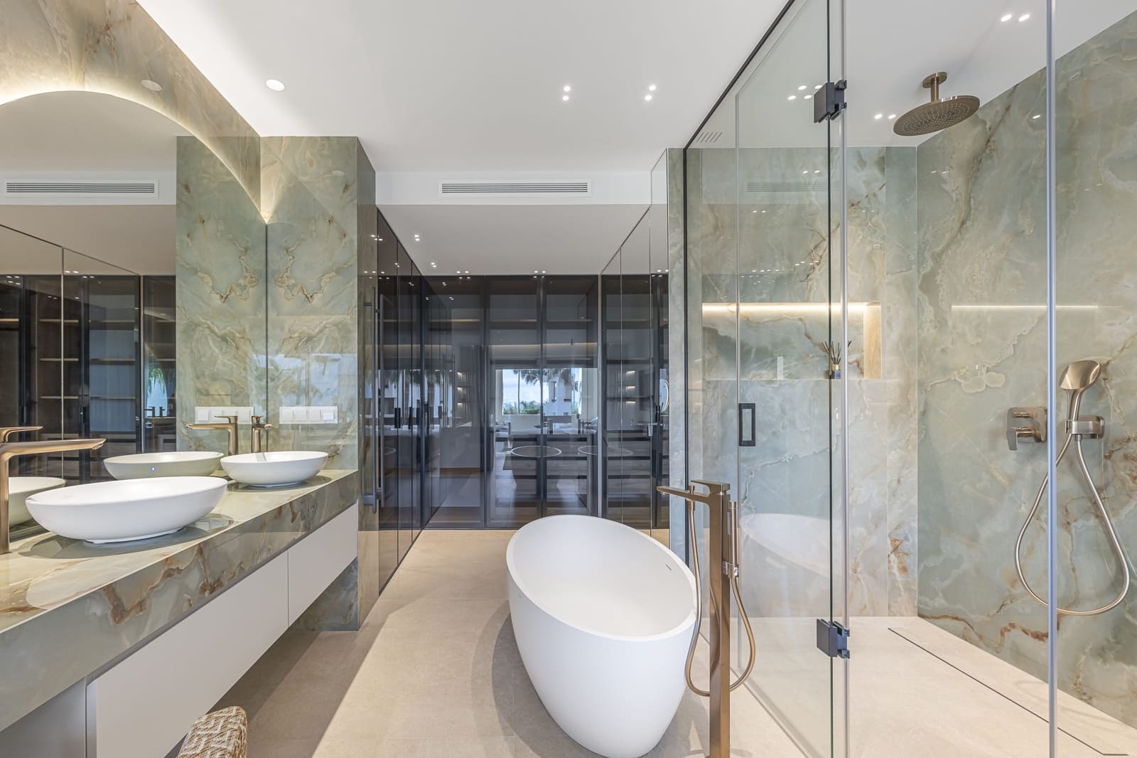 3 slaapkamer Appartement te koop in New Golden Mile met zwembad garage - € 1.895.000 (Ref: 9793548)