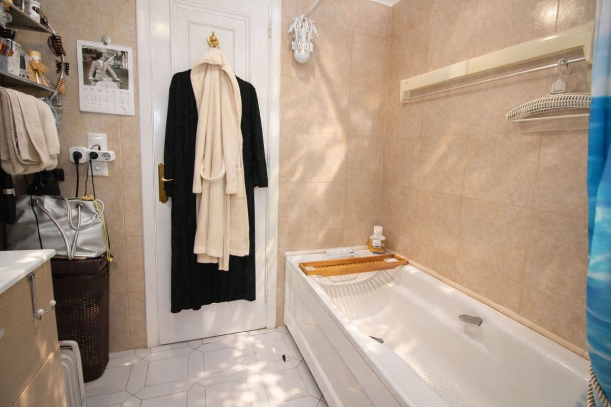 1 bedroom Studio for sale in Miraflores with pool - € 250,000 (Ref: 9793550)