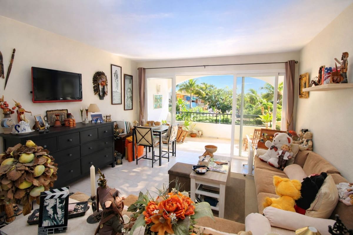 1 bedroom Studio for sale in Miraflores with pool - € 250,000 (Ref: 9793550)