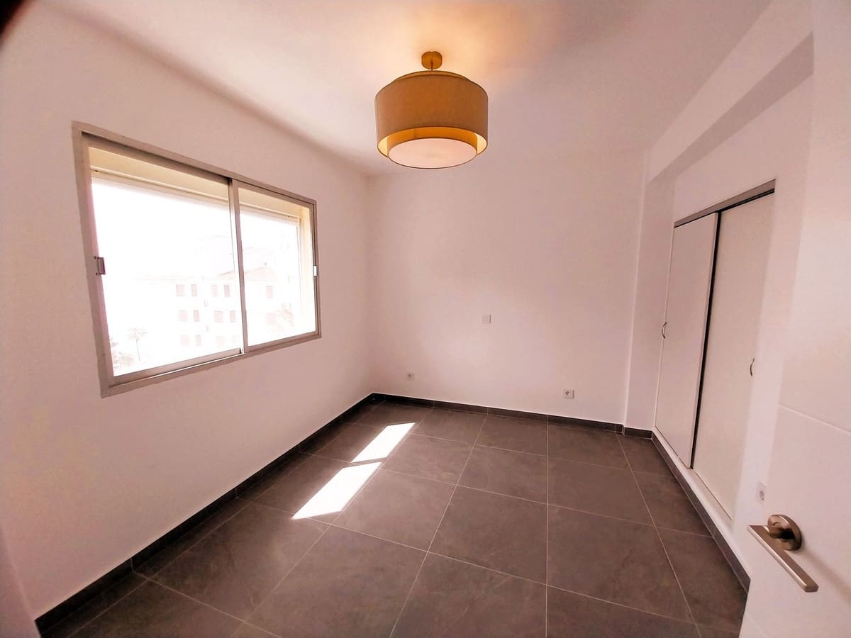 3 bedroom Apartment for sale in Sitio de Calahonda with pool garage - € 399,000 (Ref: 9793552)