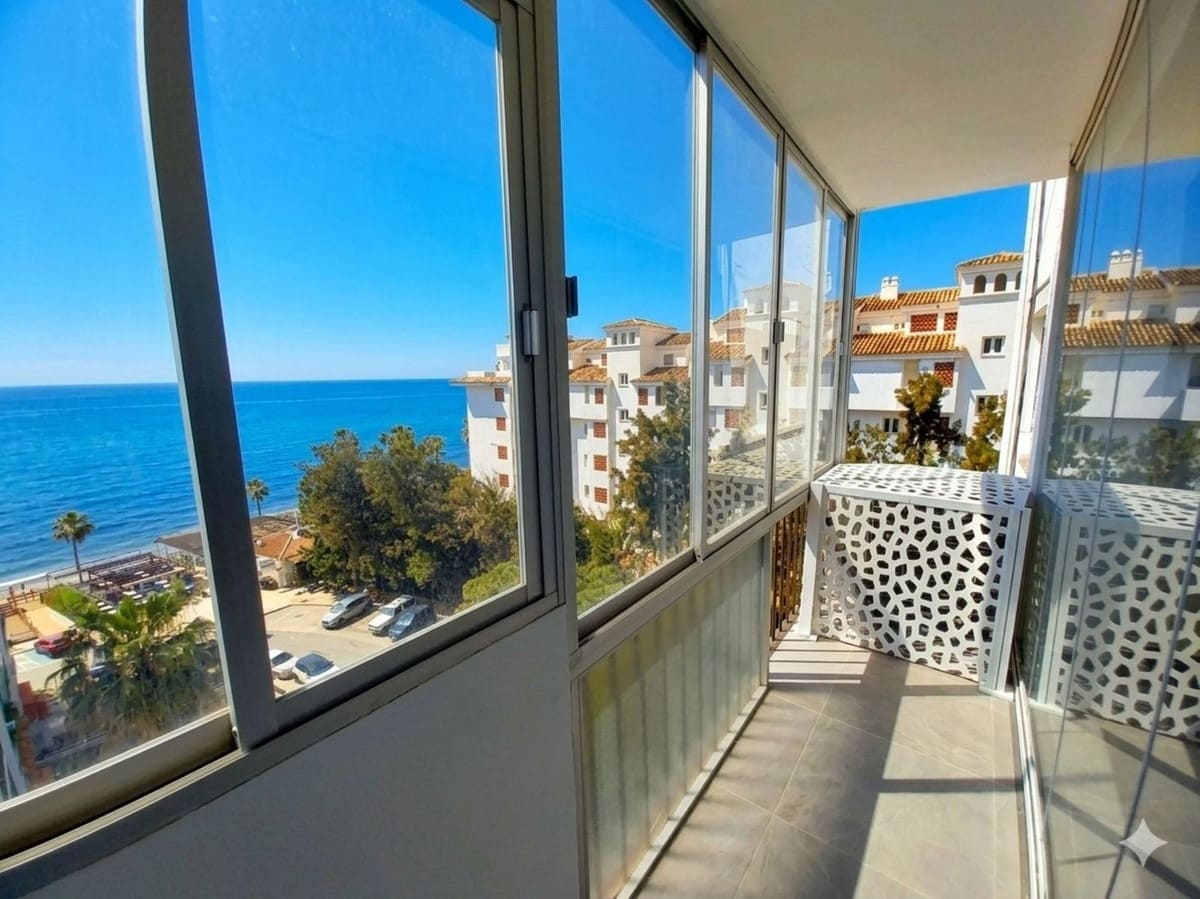 3 bedroom Apartment for sale in Sitio de Calahonda with pool garage - € 399,000 (Ref: 9793552)