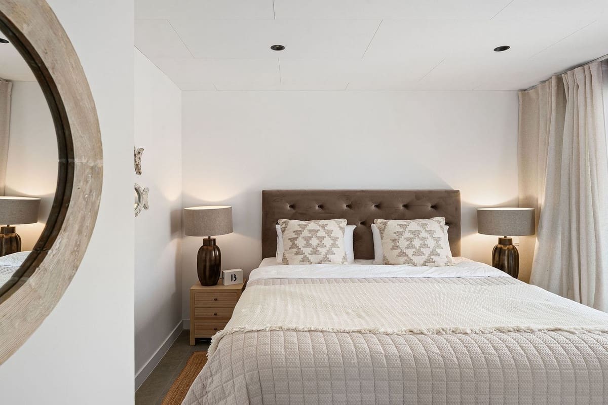 3 sypialnia Penthouse na sprzedaż w Estepona z basenem garażem - 1 195 000 € (Ref: 9793556)