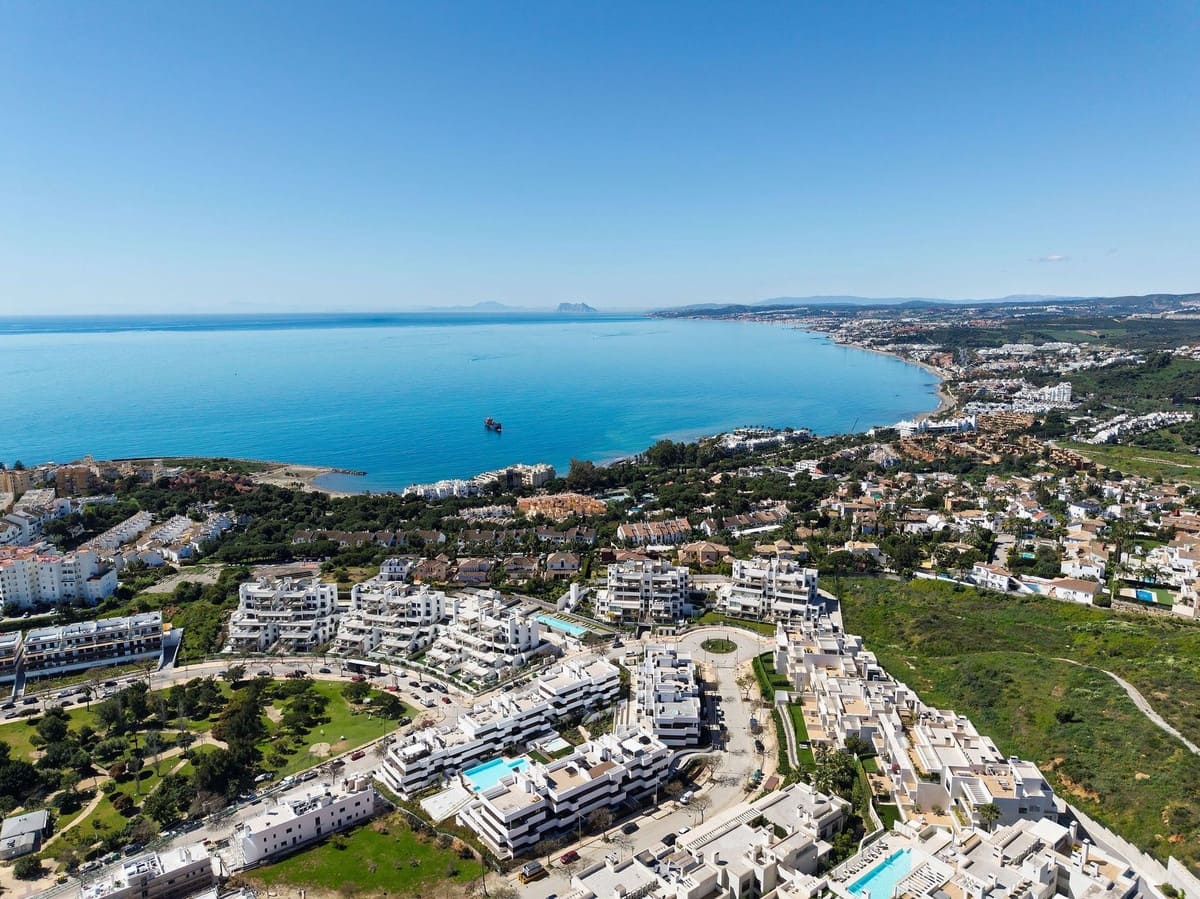 3 sypialnia Penthouse na sprzedaż w Estepona z basenem garażem - 1 195 000 € (Ref: 9793556)