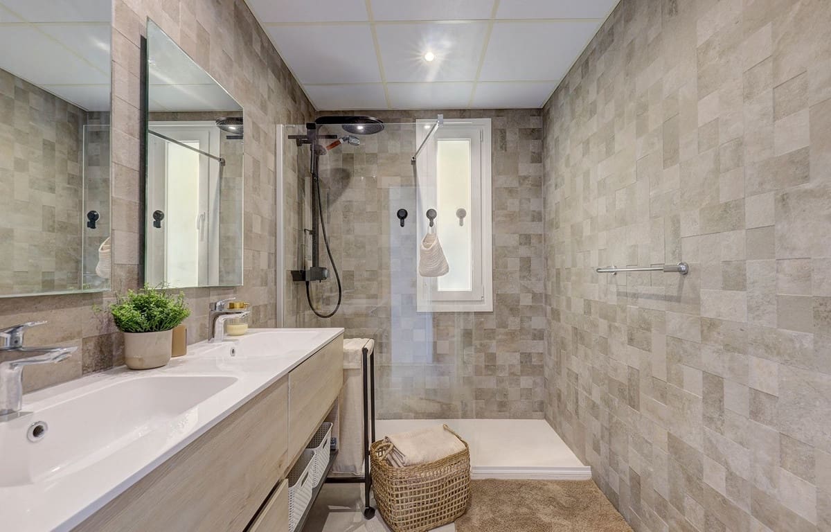 3 sypialnia Apartament na sprzedaż w Benalmadena z basenem garażem - 570 000 € (Ref: 9793557)