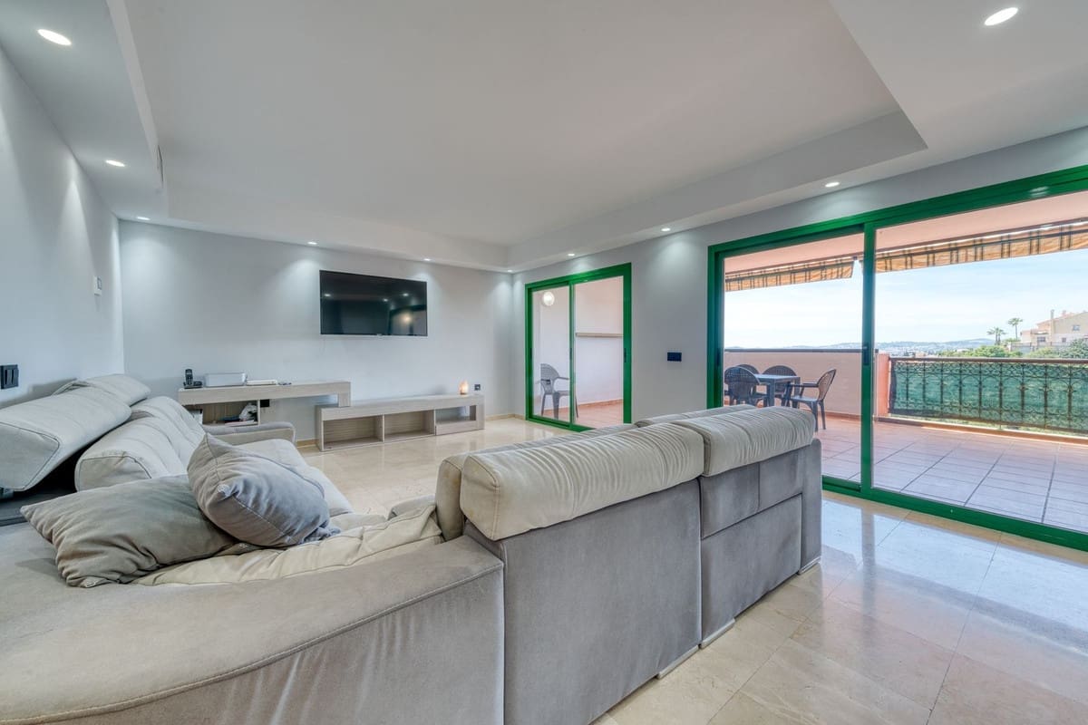 3 sypialnia Penthouse na sprzedaż w Fuengirola z basenem garażem - 630 000 € (Ref: 9795197)