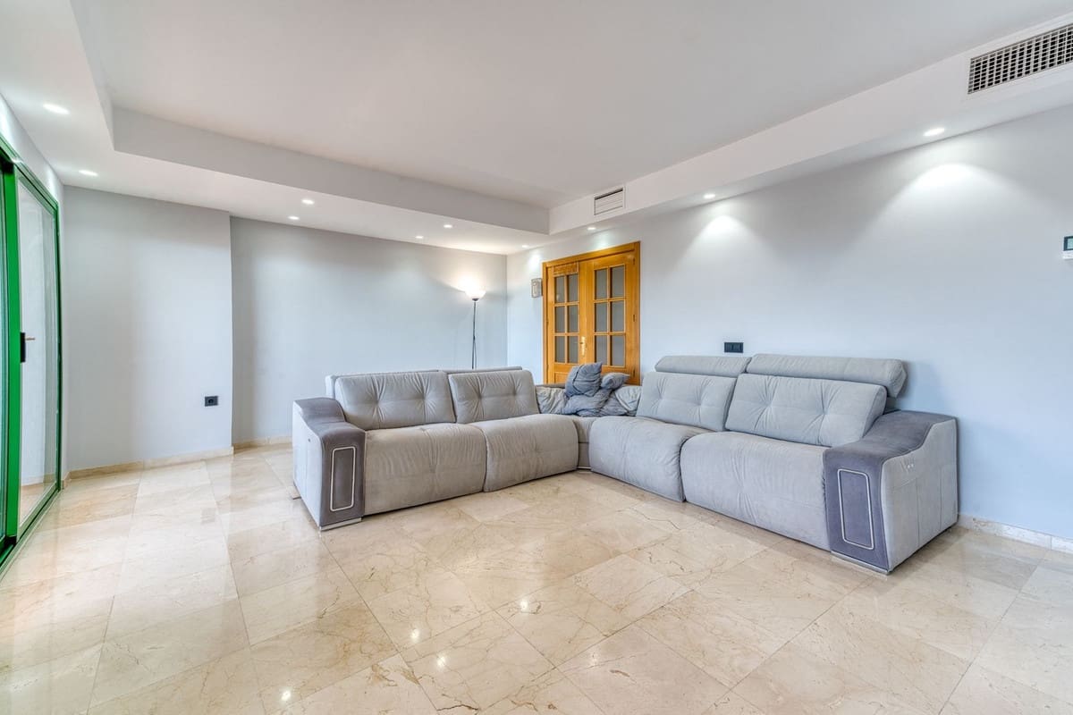 3 sypialnia Penthouse na sprzedaż w Fuengirola z basenem garażem - 630 000 € (Ref: 9795197)