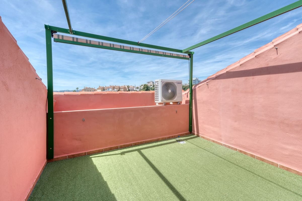 3 sypialnia Penthouse na sprzedaż w Fuengirola z basenem garażem - 630 000 € (Ref: 9795197)