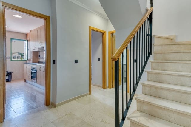 3 sypialnia Penthouse na sprzedaż w Fuengirola z basenem garażem - 630 000 € (Ref: 9795197)