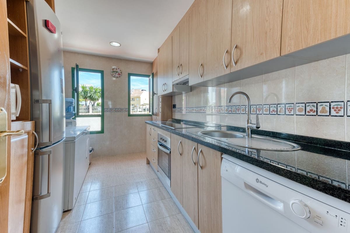 3 sypialnia Penthouse na sprzedaż w Fuengirola z basenem garażem - 630 000 € (Ref: 9795197)