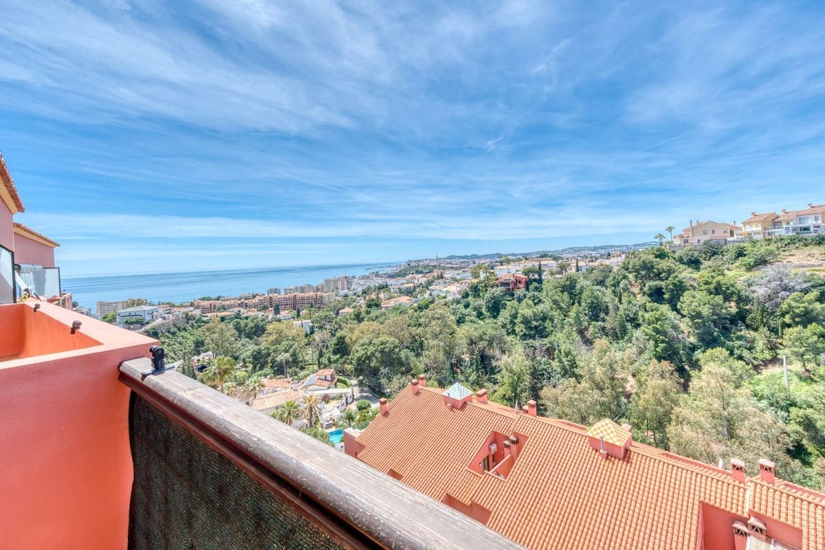 3 sypialnia Penthouse na sprzedaż w Fuengirola z basenem garażem - 630 000 € (Ref: 9795197)
