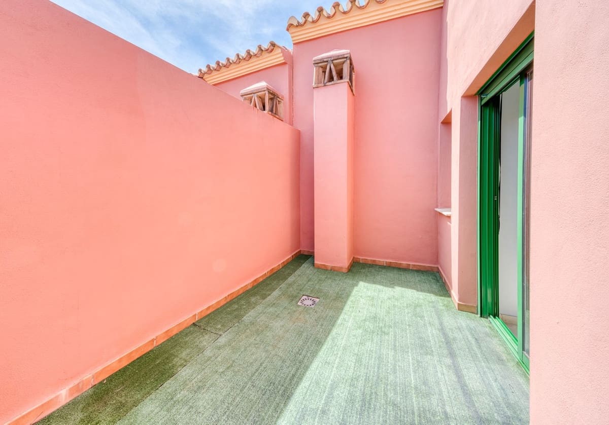 3 sypialnia Penthouse na sprzedaż w Fuengirola z basenem garażem - 630 000 € (Ref: 9795197)